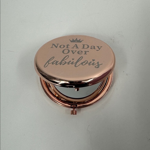 NWT Womens Birthday 6 pc Spa Gift Box - Picture 7 of 10